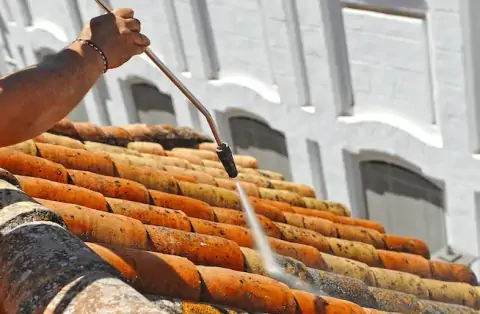 Nettoyage de toitures - Seissan